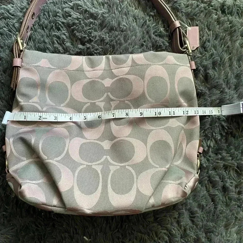 Coach purse - Picture 4 of 7